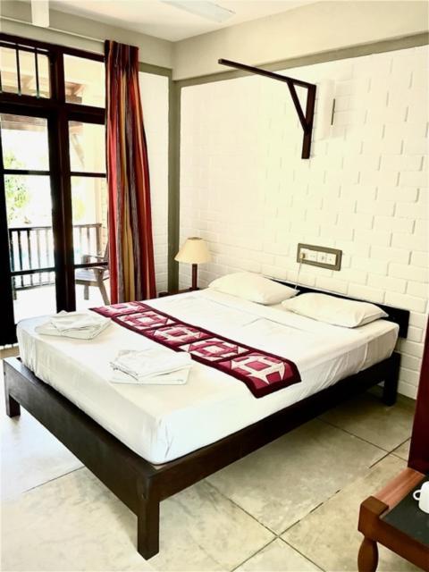 Serein Beach Hotel Tangalle Exterior photo